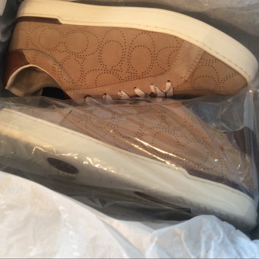 Men’s COACH Clip Low Top Sneakers - Picture 8 of 9